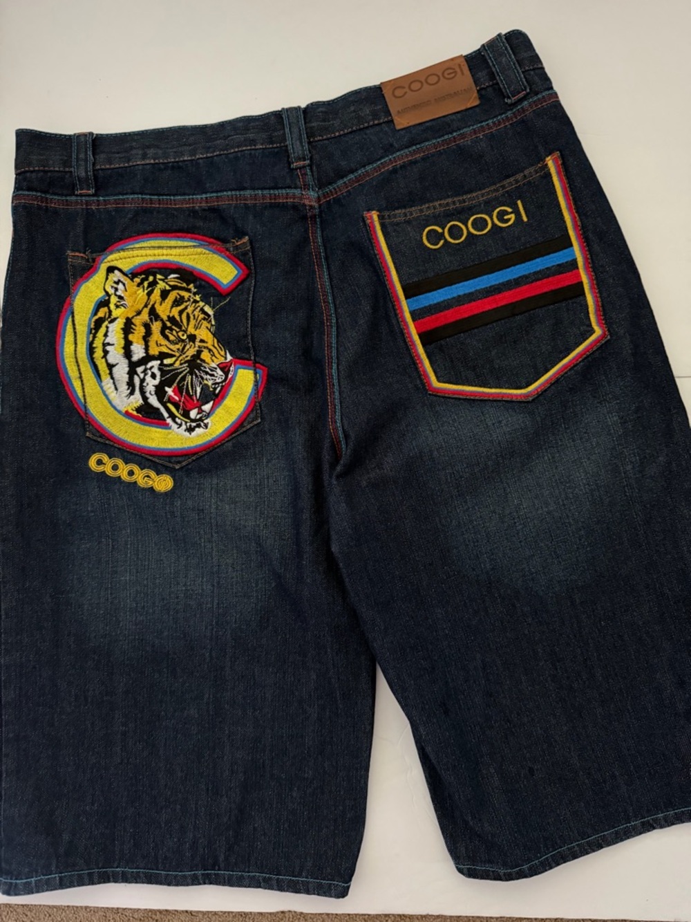 COOGI Blue Denim Shorts with Tiger & Stripe Pocket Embroidery Mens Size 40